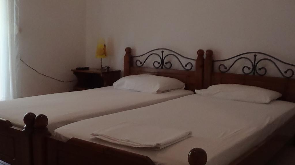 Mouroukis Rooms Loutra Edipsou  Kamer foto